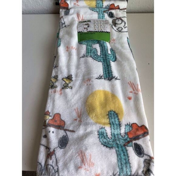Peanuts Snoopy Woodstock Plush Throw Blanket Boy Scouts Desert  Cactus 50 X 70” - Picture 3 of 14